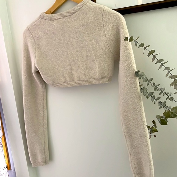 COPY - Zara cropped sweater - Picture 3 of 5